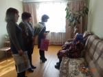 Представители ГАУ СО ЦСЗН Ровенского района поздравили ветеранов-блокадников