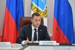 Глава региона Роман Бусаргин провел постоянно действующее совещание с участием зампредов и министров Правительства области.