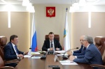  Ситуацию с набором целевиков по педагогическим направлениям в рамках приемной кампании обсудили на совещании с профильными зампредом и министром, ректором СГУ Алексеем Чумаченко и главами районов. В этом году для обучения доступно 164 места. 
