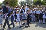 Сегодня, в один из самых добрых и ожидаемых праздников - в День знаний, в школах Ровенского муниципального района прошли торжественные линейки.