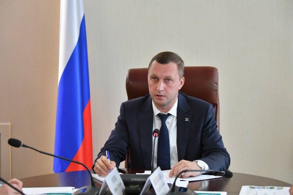 Губернатор Саратовской области Роман Бусаргин провел совещание, посвященное реализации региональных программ по ремонту.