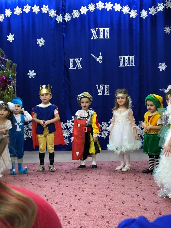 В образовательных организациях района проходят новогодние елки