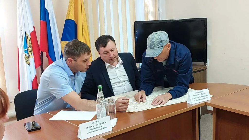 По поручению Губернатора Саратовской области Романа Викторовича Бусаргина в администрации Ровенского муниципального района состоялся прием граждан.