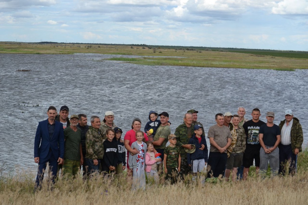 Ровенское общество охотников и рыболовов вместе с юными ровенцами выпустили крякву на пруды ОАО "Рыбное хозяйство "Береговое"