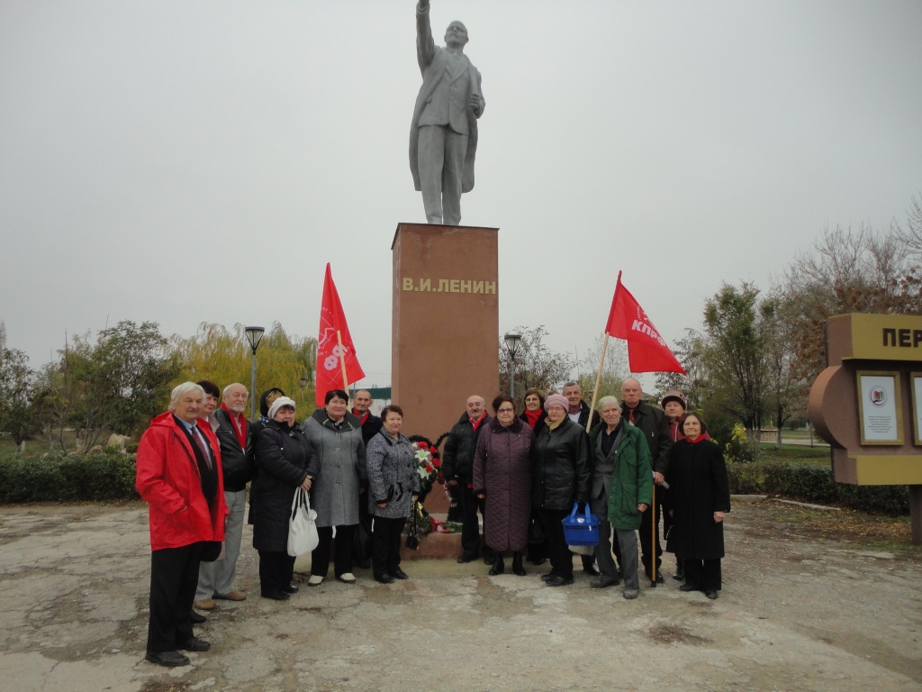 Не померкнет слава Октября