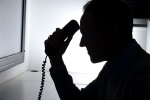 Полицейские призывают не вступать в телефонный разговор с незнакомцами