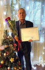 Общий трудовой стаж Александра Петровича более 50 лет.