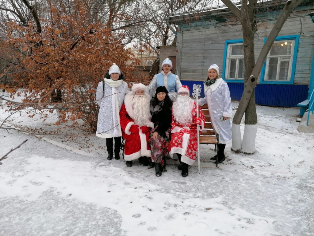 В предновогоднюю пору.