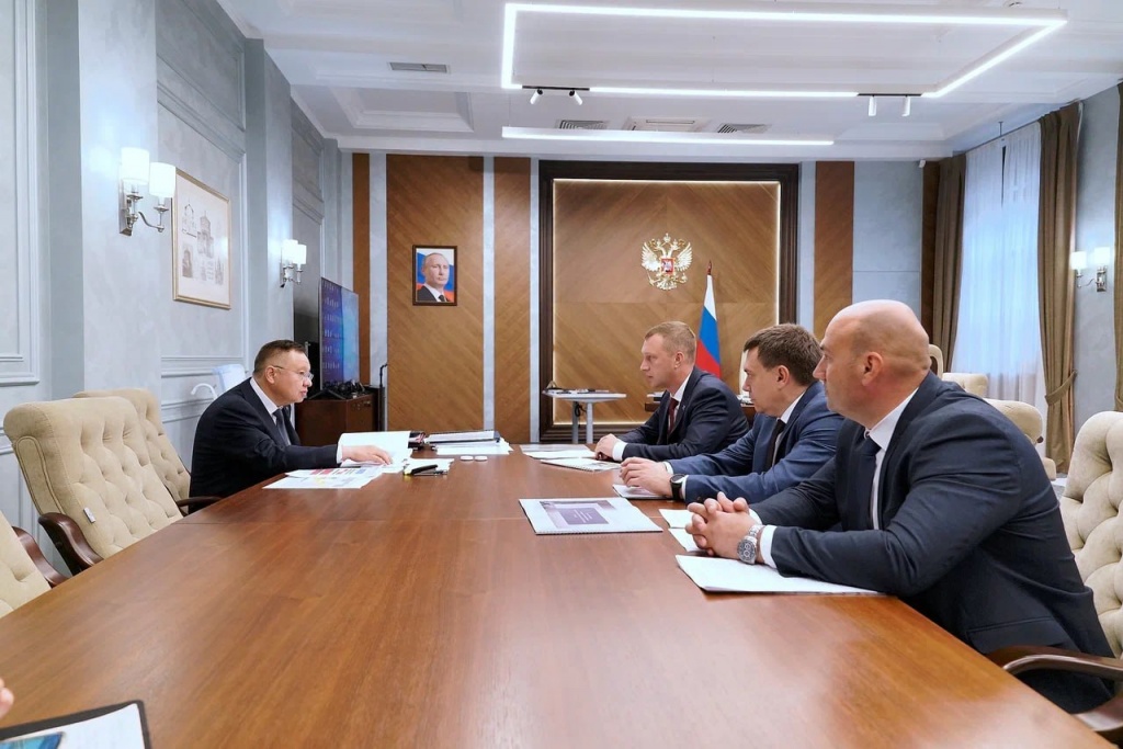 Сегодня в Москве Роман Бусаргин встретился с Министром строительства и ЖКХ РФ Иреком Файзуллиным.