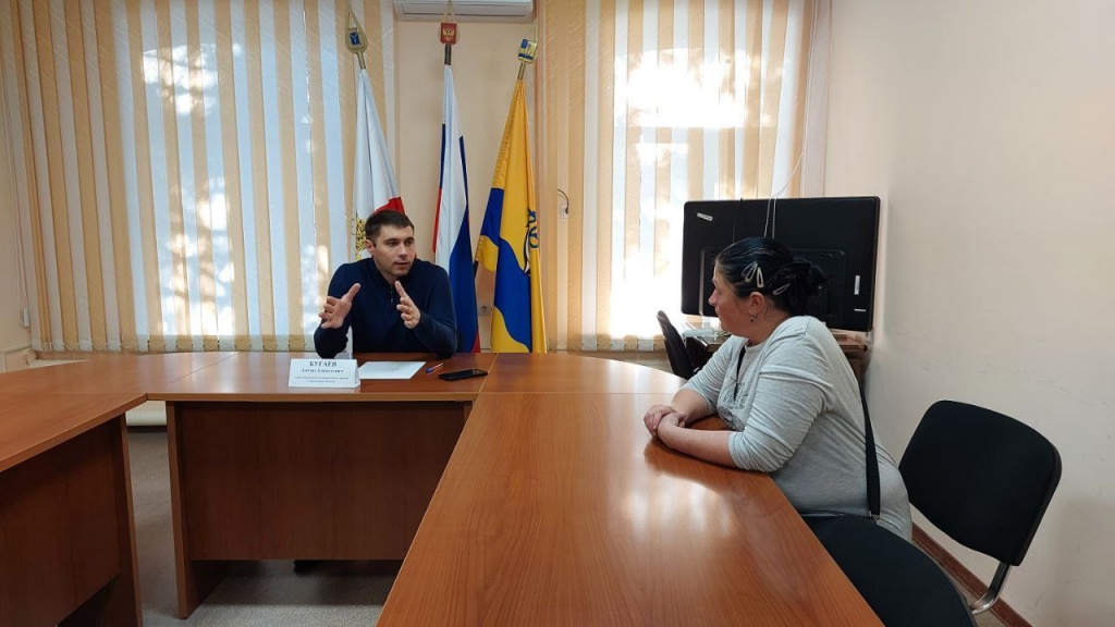 В рамках общеобластного приема, по поручению Губернатора Саратовской области Романа Викторовича Бусаргина, сегодня встретился с жителями Ровенского района.