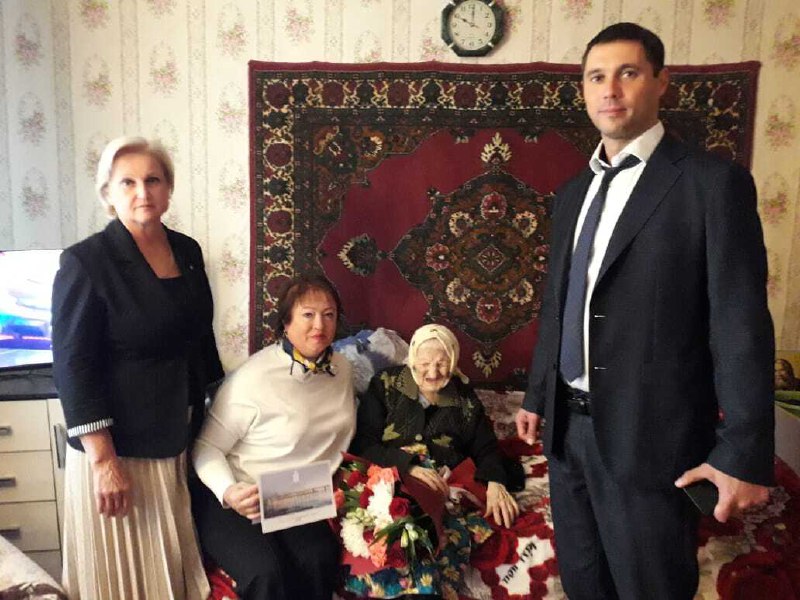 26 сентября свой 101 день рождения отмечает жительница р.п. Ровное, труженик тыла, ветеран труда Суханова Анна Павловна