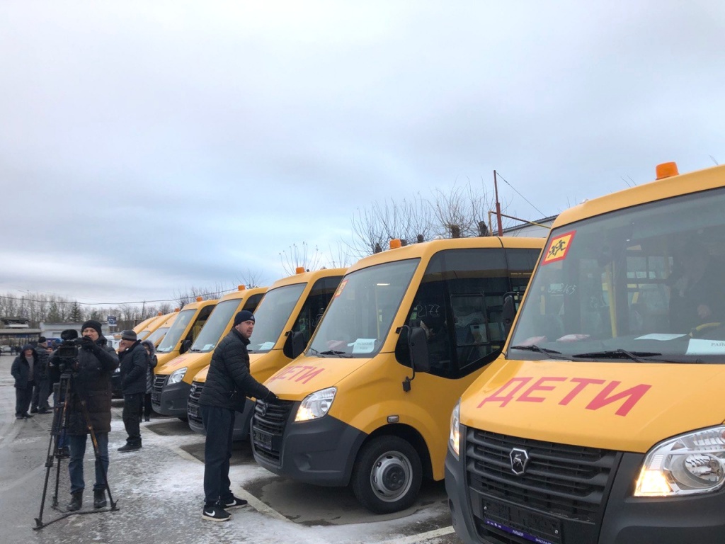 В Ровенском районе школьный автопарк пополнился новыми автобусами 