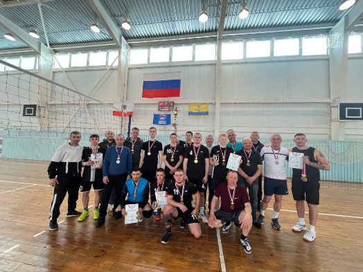 ТРАДИЦИОННЫЙ ТУРНИР ПО ВОЛЕЙБОЛУ: КУБОК ГЛАВЫ РОВЕНСКОГО РАЙОНА РАЗЫГРАН!