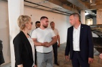 Губернатор Саратовской области Роман Бусаргин, как продвигается ремонт в здании, где будет размещаться детская межрайонная поликлиника в микрорайоне Юбилейный Саратова.