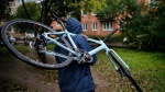 Полиция напоминает правила, которые помогут уберечь велосипеды от похитителей
