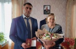 Глава Ровенского МР Антон Бугаев вручил юбилейные медали, посвященные 80-летию Победы в Великой Отечественной войне, семьям участников ВОВ и труженикам тыла, проживающим в Ровенском районе.