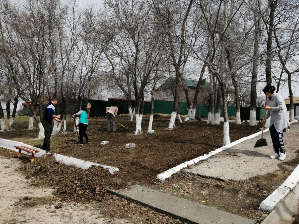 Продолжается череда субботников