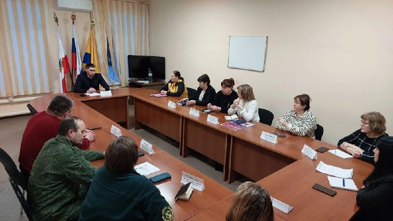 Глава Ровенского района провел прием участников специальной военной операции и членов их семей, проживающих в Ровенском районе.