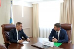 Губернатор Роман Бусаргин провел встречу с главой Ровенского района Антоном Бугаевым. Обсуждались вопросы развития территории и реализации в муниципалитете национальных проектов и государственных программ. 