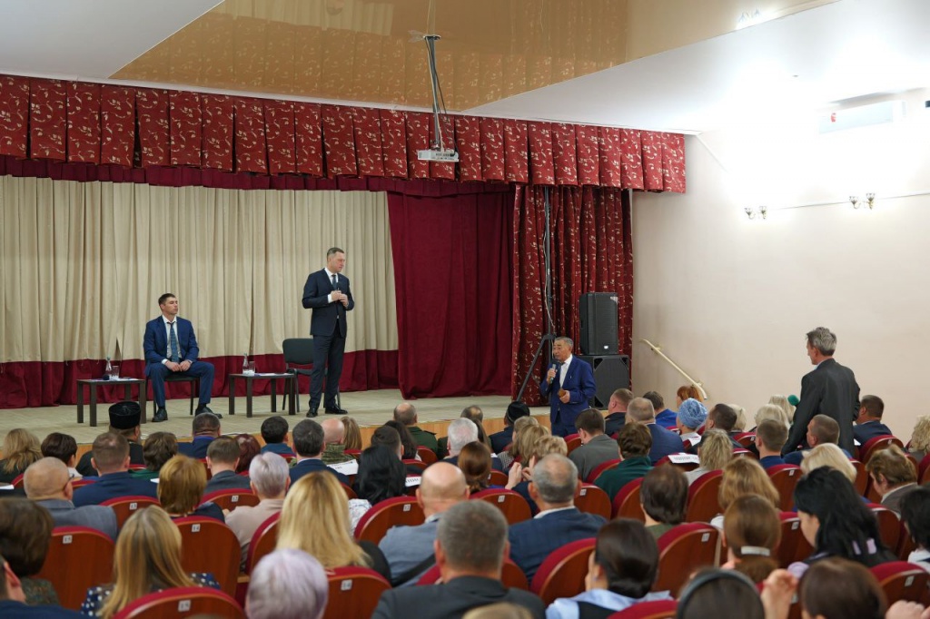 С жителями Ровенского района сегодня пообщались по вопросу развития территории