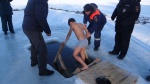 В день Крещения Господне более 500 верующих приняли участие в купании в купелях