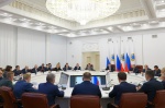 Губернатор Роман Бусаргин провел постоянно действующее совещание с участием зампредов и министров Правительства области, а также глав районов.