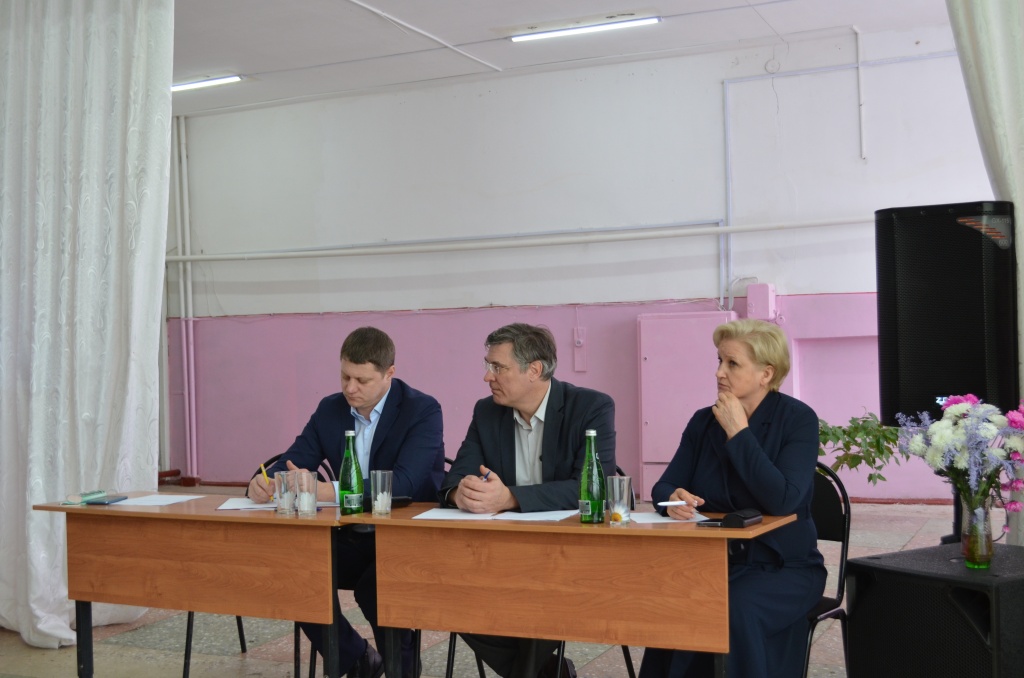 Продолжаются сходы граждан.