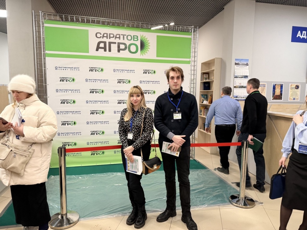 photo_5256106322183263414_y (1).jpg